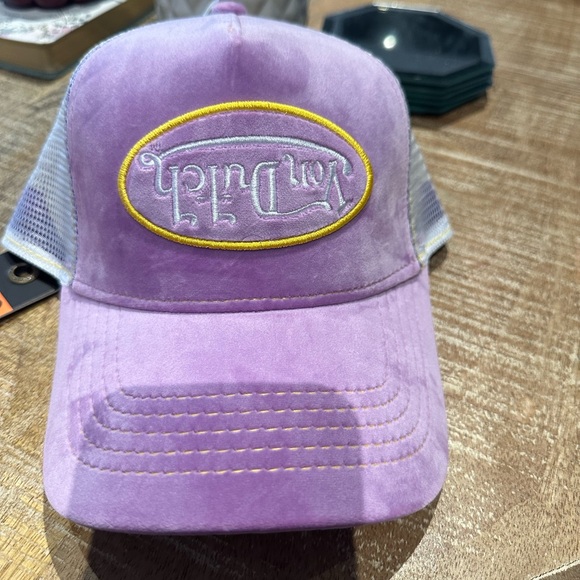 NWT! Von Dutch Pink Hollywood Velvet Trucker Hat - One Size - Picture 2 of 11